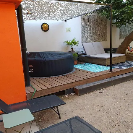 Le 9 De Cour, Caouette Bed & Breakfast Carcassonne