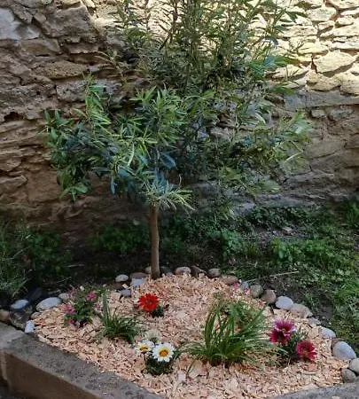 Le 9 De Cour, Caouette فندق مبيت وإفطار قرقشونه