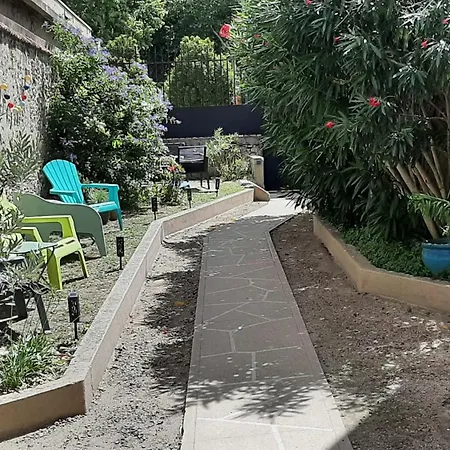 فندق مبيت وإفطار Le 9 De Cour, Caouette 3*