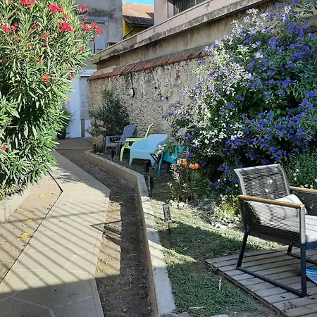 فندق مبيت وإفطار Le 9 De Cour, Caouette قرقشونه